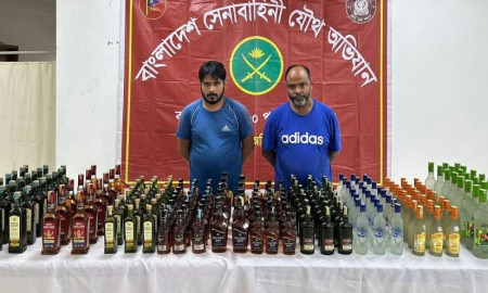 হবিগঞ্জে অভিযানে ২১৩ বোতল বিদেশি মদসহ দুই মাদক ব্যবসায়ী আটক