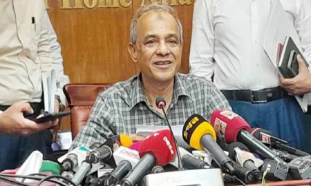 লুট হওয়া কোন অস্ত্র উদ্ধারে কত টাকা পুরস্কার, জানালেন স্বরাষ্ট্র উপদেষ্টা