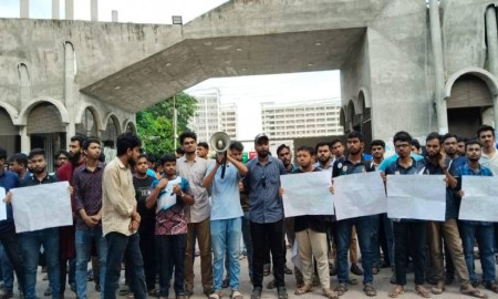 প্রকৌশলী শিক্ষার্থীদের ওপর হামলা, ঢাকা-পাবনা মহাসড়ক অবরোধ