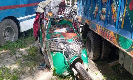 ময়মনসিংহে ট্রাক-অটোরিকশার সংঘর্ষে নিহত ২