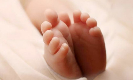 পলিথিনে মোড়ানো নবজাতকের মরদেহ উদ্ধার