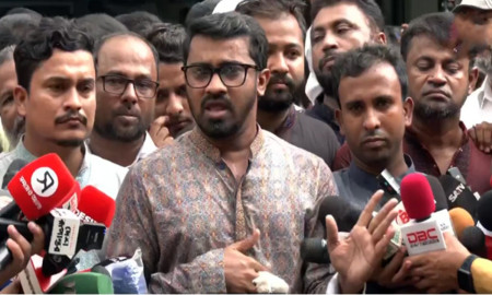 হামলায় জড়িত সেনা সদস্যদের প্রকাশ্যে বিচার করতে হবে, গোপনে নয় : রাশেদ খান