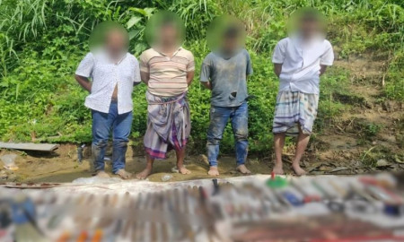 অস্ত্র তৈরির কারখানায় সেনাবাহিনীর অভিযান, গোলাবারুদসহ আটক ৪