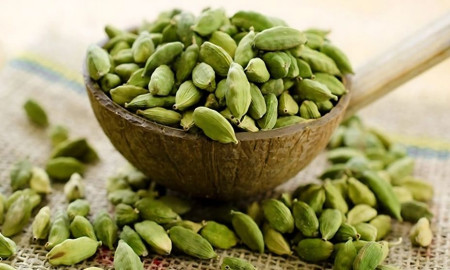 এলাচের উপকারিতা জানলে অবাক হবেন