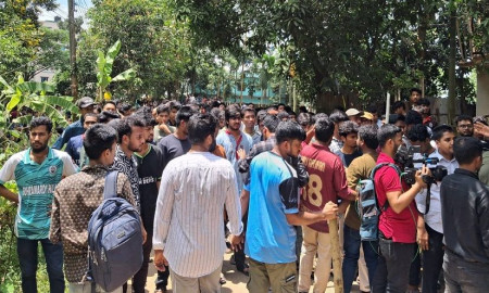 চবি শিক্ষার্থী ও স্থানীয় লোকজন ফের মুখোমুখি