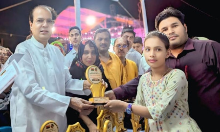 রচনা প্রতিযোগিতায় জেলা পর্যায়ে প্রথম শিবরাম স্কুলের শিক্ষার্থী ইসরাত