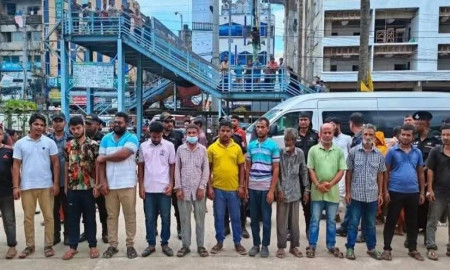 ময়মনসিংহ মেডিকেল কলেজ হাসপাতালে অভিযান চালিয়ে ১৯ দালাল আটক