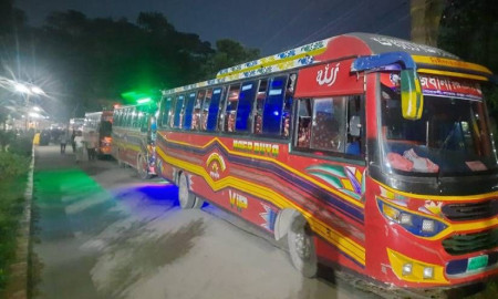 জাহাঙ্গীরনগর বিশ্ববিদ্যালয়ের ছাত্রীকে ধাক্কা, ২৫ বাস আটক