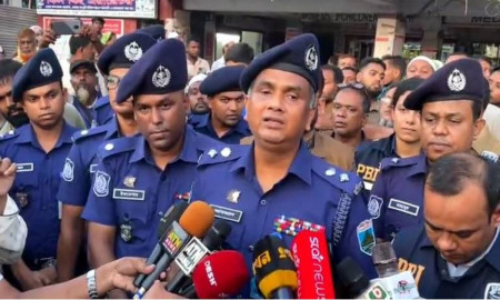 ত্রিমুখী প্রেমের জেরে সহকারীর হাতে চিকিৎসক খুন