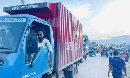 ৬ ঘণ্টা পর ঢাকা-সিলেট মহাসড়কে যান চলাচল স্বাভাবিক