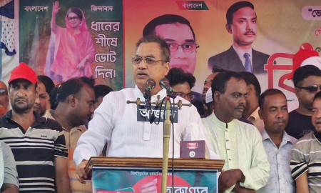 জাতীয় পার্টির অফিসে অগ্নিসংযোগে মত প্রকাশের স্বাধীনতা নিয়ে প্রশ্ন উঠেছে: হারুন