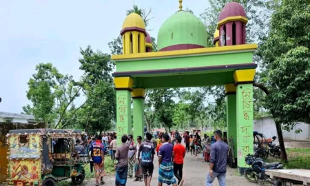 পীরের দরবার থেকে নারীর লাশ উদ্ধার