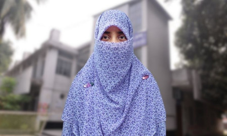 নিকাব পরায় ক্লাস থেকে বের করে দেয়া হয়েছিল, ভর্তি নেয়নি পছন্দের কলেজও 