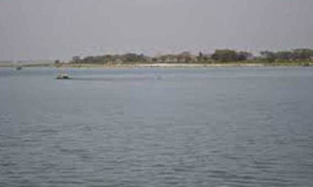 নেত্রকোনায় নদীতে স্পিডবোট উল্টে নিখোঁজ ৪