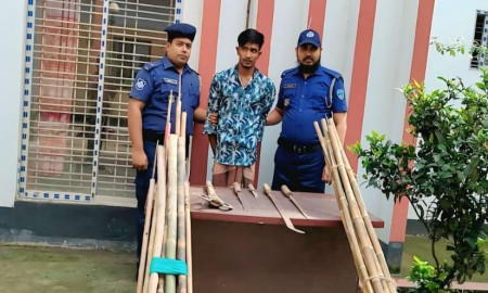 নবীনগরে দেশীয় অস্ত্রসহ যুবক গ্রেপ্তার