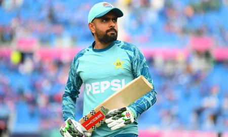 পোস্টারবয় থেকে দলের ‘বোঝা’ বাবর আজম