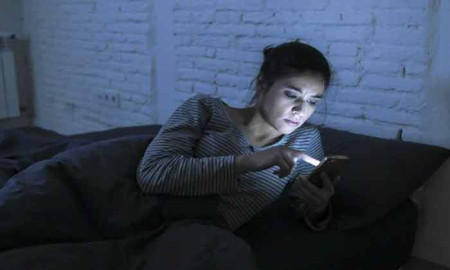 অতিরিক্ত রাত জাগার ফলে যেসব ক্ষতি হতে পারে