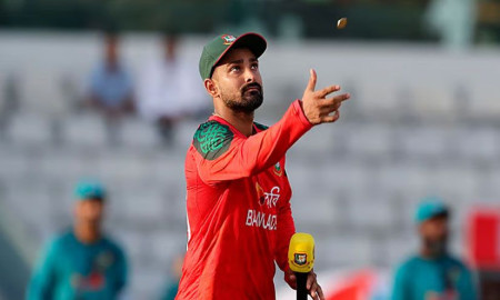 ব্যাটিংয়ে বাংলাদেশ, একাদশে ৪ পরিবর্তন