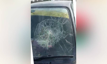 শার্শায় চাঁদার দাবিতে প্রাইভেটকার ভাংচুর, ড্রাইভারকে মারধর