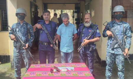 ভোলার চরফ্যাশনে যৌথ অভিযানে ইয়াবাসহ যুবক গ্রেপ্তার