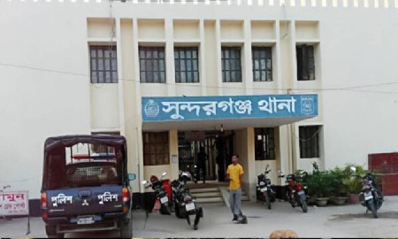 সুন্দরগঞ্জে অবৈধ ঝুলন্ত তারে বিদ্যুৎস্পৃষ্ট হয়ে যুবকের মৃত্যু