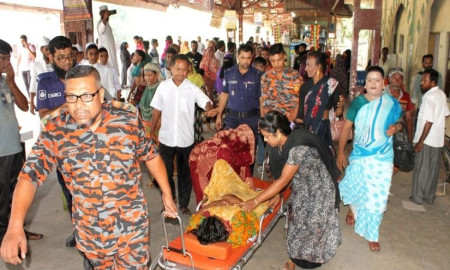 চলন্ত ট্রেনে সন্তান প্রসব, সুস্থ মা ও নবজাতক