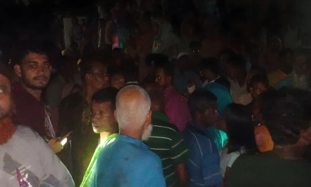 প্রতিবেশীর গোয়ালঘরে পাওয়া গেল তৃতীয় শ্রেণির ছাত্রীর বস্তাবন্দী লাশ