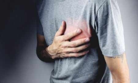 হার্ট অ্যাটাকের ঝুঁকি এড়াতে আজই বাদ দিন ৭ খাবার