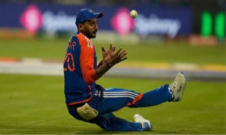 পাকিস্তানের বিপক্ষে হাইভোল্টেজ ম্যাচের আগে ভারত শিবিরে দুঃসংবাদ