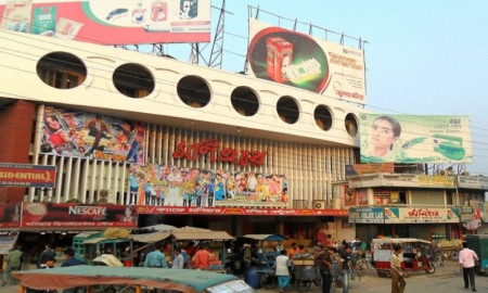 যশোরের সাংস্কৃতিক তীর্থস্থান মণিহার ভাঙার খবরে হৃদয় ভাঙছে সিনেমাপ্রেমিদের