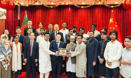 শিগগিরই ঢাবিতে চীন-মৈত্রী হল নির্মাণের কাজ শুরু, ডাকসু নেতাদের জানালেন রাষ্ট্রদূত