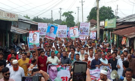 আওয়ামী লীগ নেতার পাশে বসায় বিএনপি নেত্রীর বিরুদ্ধে ক্ষোভ