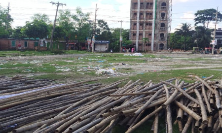 গাজীপুরে বিদ্যালয় মাঠে বর্জ্য ফেলে দখল, শিক্ষার্থীদের খেলাধুলা ব্যাহত