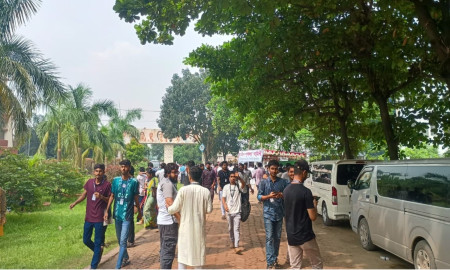 ৭ বছর পর গকসু নির্বাচন, ভোট দিতে সরব উপস্থিতি ভোটারের