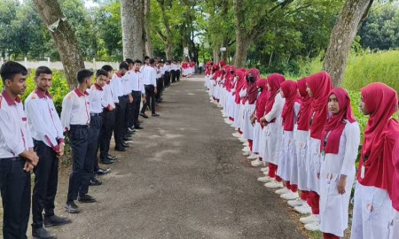 কলেজছাত্রী জুঁই হত্যার প্রতিবাদে শিক্ষার্থীদের মানববন্ধন, বিচার দাবি