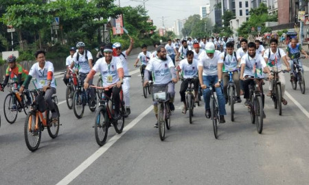 বিশ্ব পর্যটন দিবসে ঢাকা বিশ্ববিদ্যালয় সাইক্লিং ক্লাবের সাইকেল র‍্যালি অনুষ্ঠিত