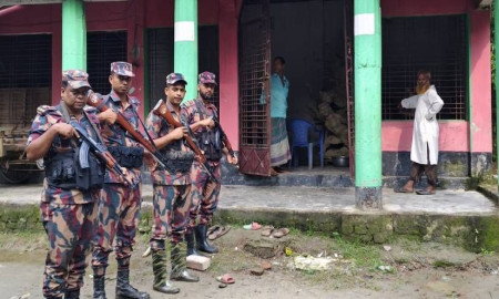 দুর্গাপূজা উপলক্ষে সীমান্ত এলাকাসহ বিভিন্ন পূজামণ্ডপে বিজিবি মোতায়েন