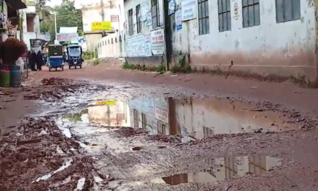 ১০ মাসেও শেষ হয়নি সড়ক সংস্কার, ভোগান্তিতে পথচারীরা