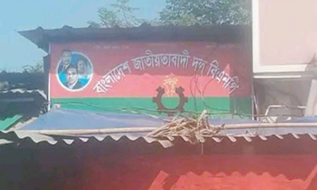 মার্কেট দখলের অভিযোগ বিএনপি নেতার বিরুদ্ধে