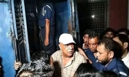 ৭ মামলায় জামিন নিয়ে ভারতে পালালেন আ.লীগ নেতা