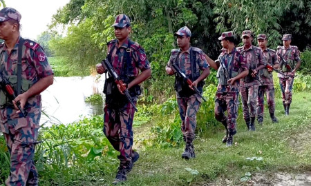 সীমান্তে বেপরোয়া চোরাচালান: অধরাই রয়ে গেছে সিন্ডিকেটের গডফাদাররা