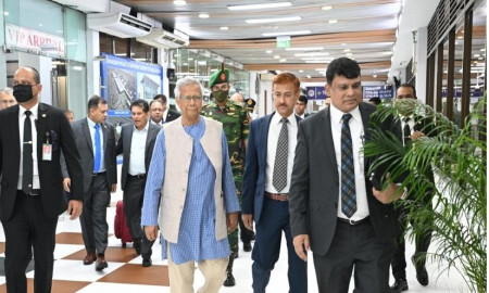 ঢাকার পথে প্রধান উপদেষ্টা