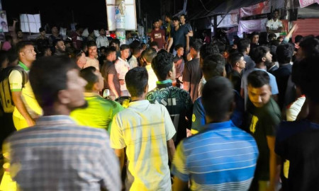 ১৬ ঘণ্টা বিদ্যুৎহীন জামালপুর, ক্ষুব্ধ জনতার অবরোধ