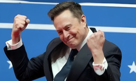 ইতিহাসে প্রথমবারের মত অর্ধ-ট্রিলিয়ন ডলার সম্পদের মালিক হলেন ইলন মাস্ক
