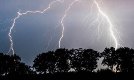 বিলে মাছ ধরতে গিয়ে বজ্রপাতে যুবক নিহত