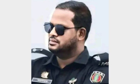 চাঁদাবাজিতে বাধা দিতে হামলার শিকার অতিরিক্ত পুলিশ সুপার শামীম