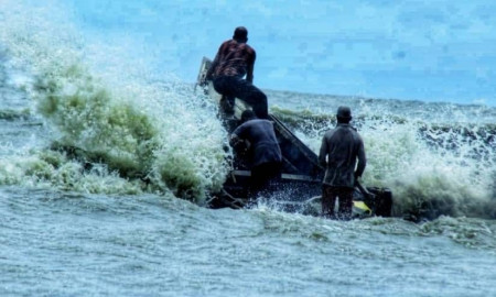 কুয়াকাটায় গভীর সমুদ্রে নিখোঁজ ৫ জেলে, এক সপ্তাহেও মেলেনি খোঁজ