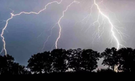 ঝিনাইদহে বজ্রপাতে দুই কৃষকের মৃত্যু