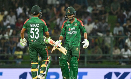 হৃদয়ের ফিফটির হ্যাটট্রিক, হাফ-সেঞ্চুরি পেলেন মিরাজও