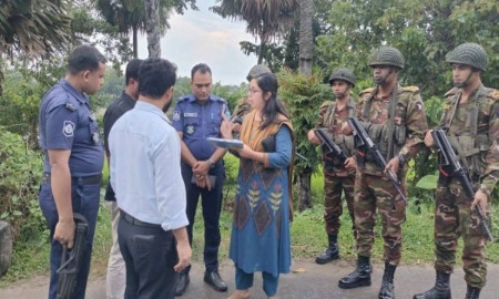 কুমিল্লা গোমতী নদী থেকে অবৈধভাবে বালু উত্তোলন, ১০ লাখ টাকা জরিমানা